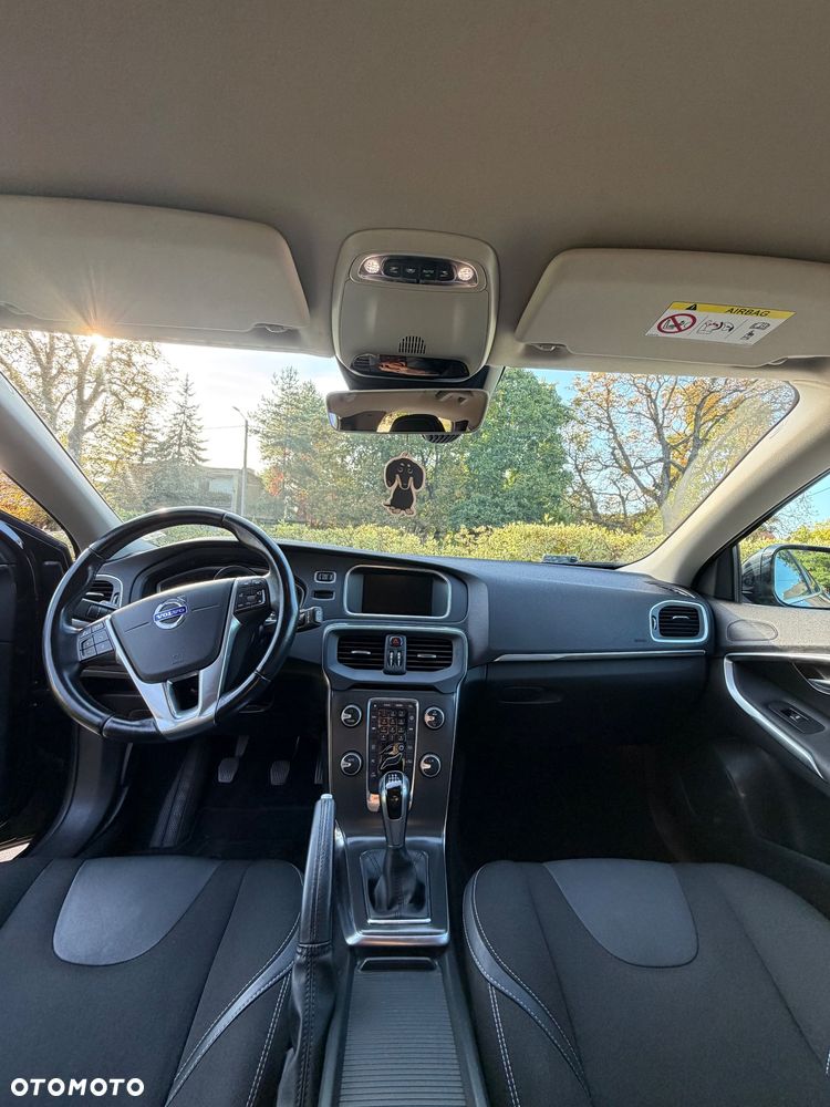 Volvo V40 D4 Drive-E Momentum - 16