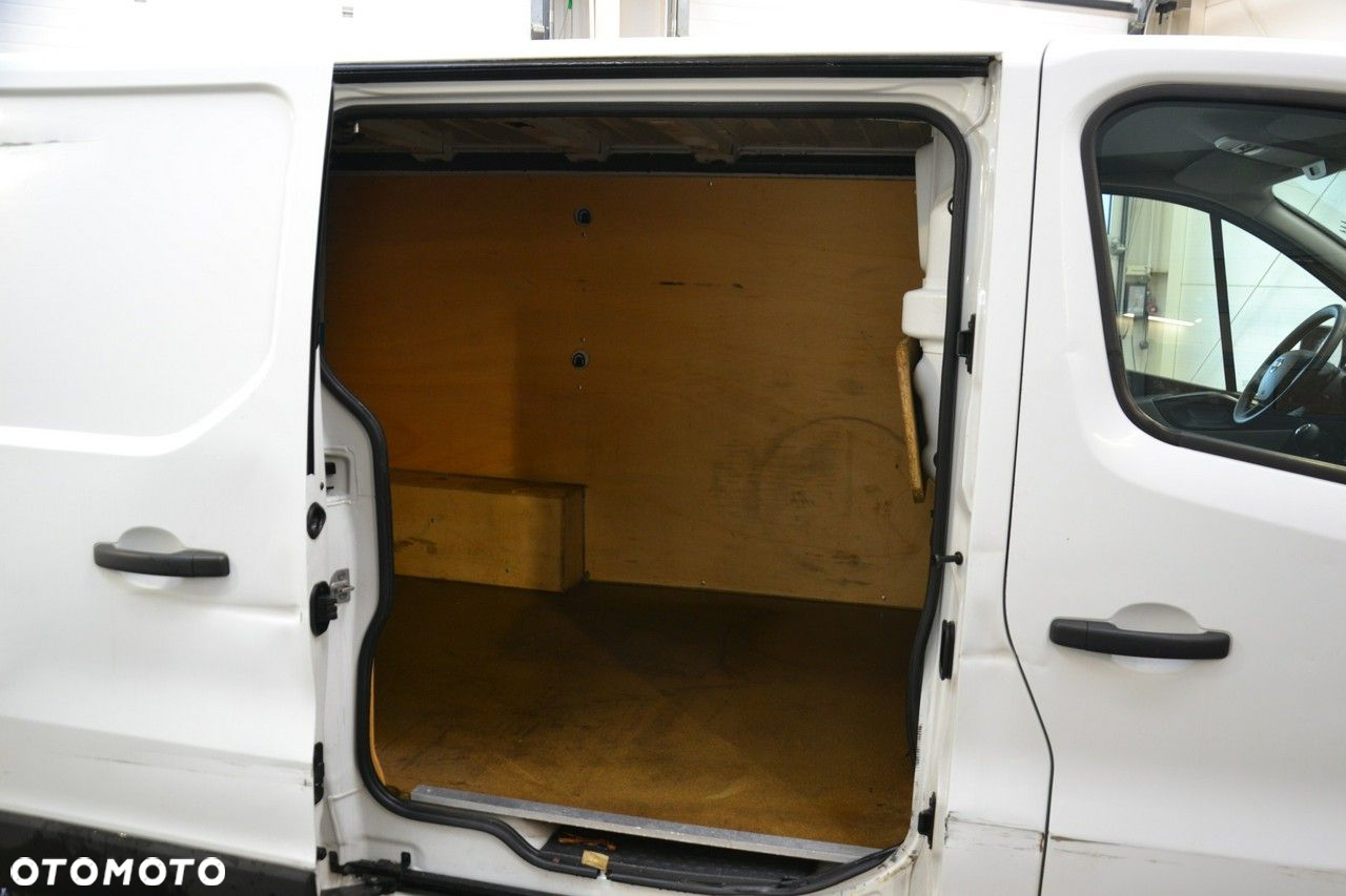 Nissan NV300 - 29
