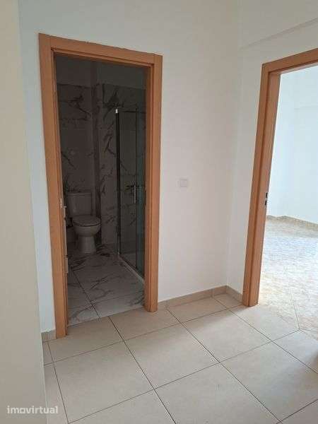 Apartamento T2  para alugar - Grande imagem: 2/11
