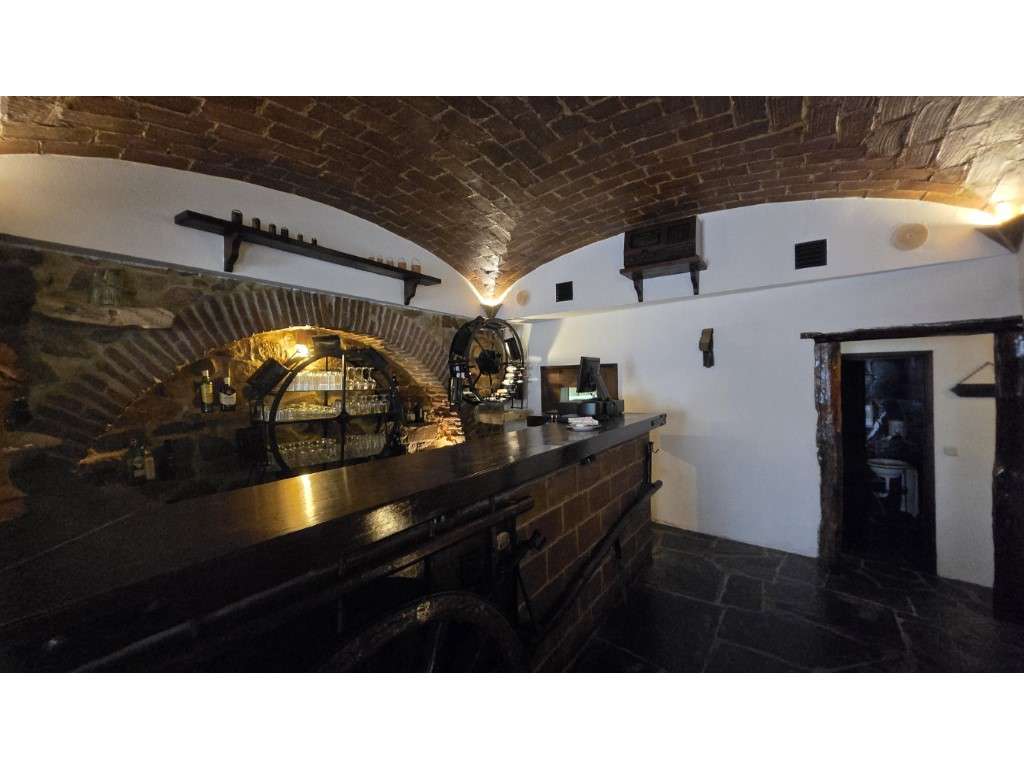 Moradia T3, com Restaurante no R/C, muito perto de Évora - Grande imagem: 3/26