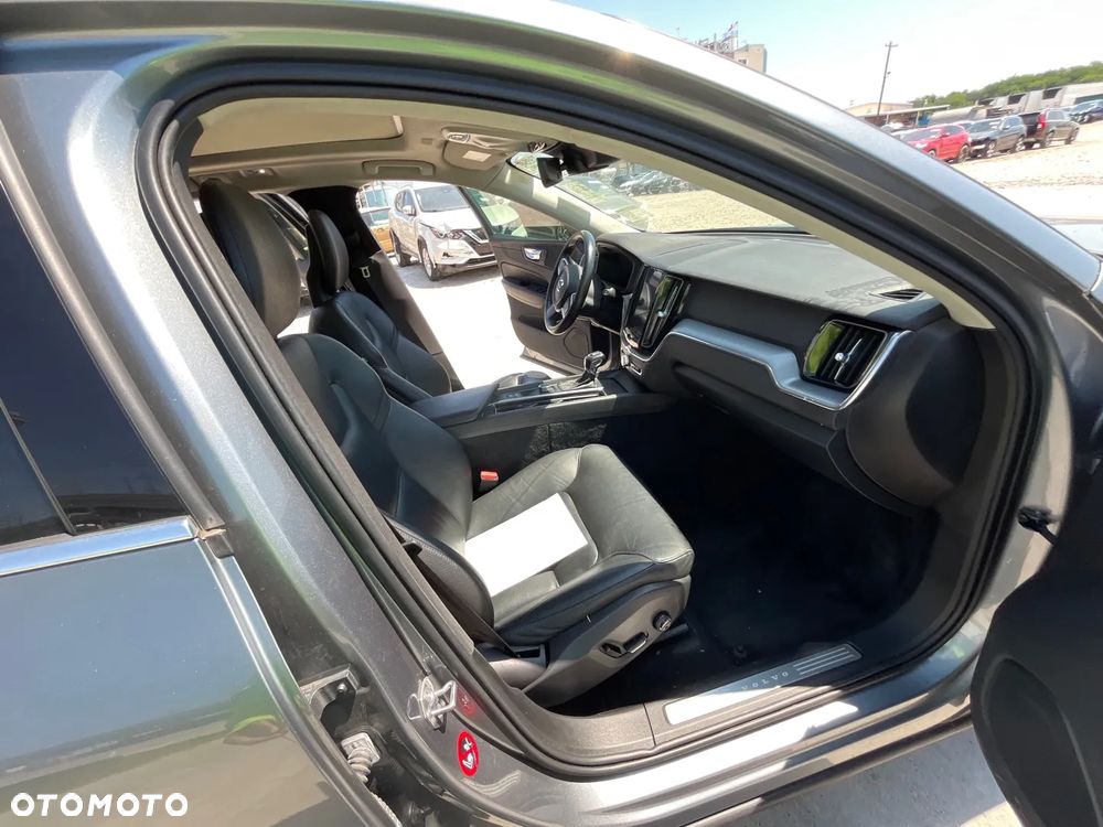 Volvo XC 60 T5 AWD Momentum - 17