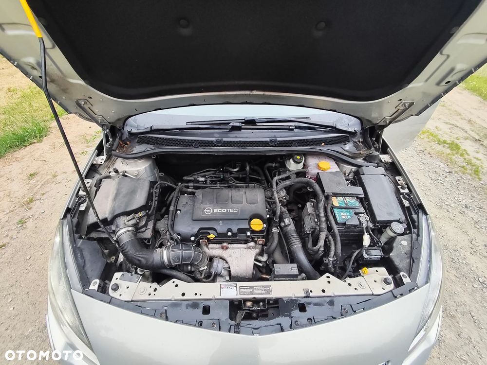 Opel Astra 1.4 Turbo Exklusiv - 17