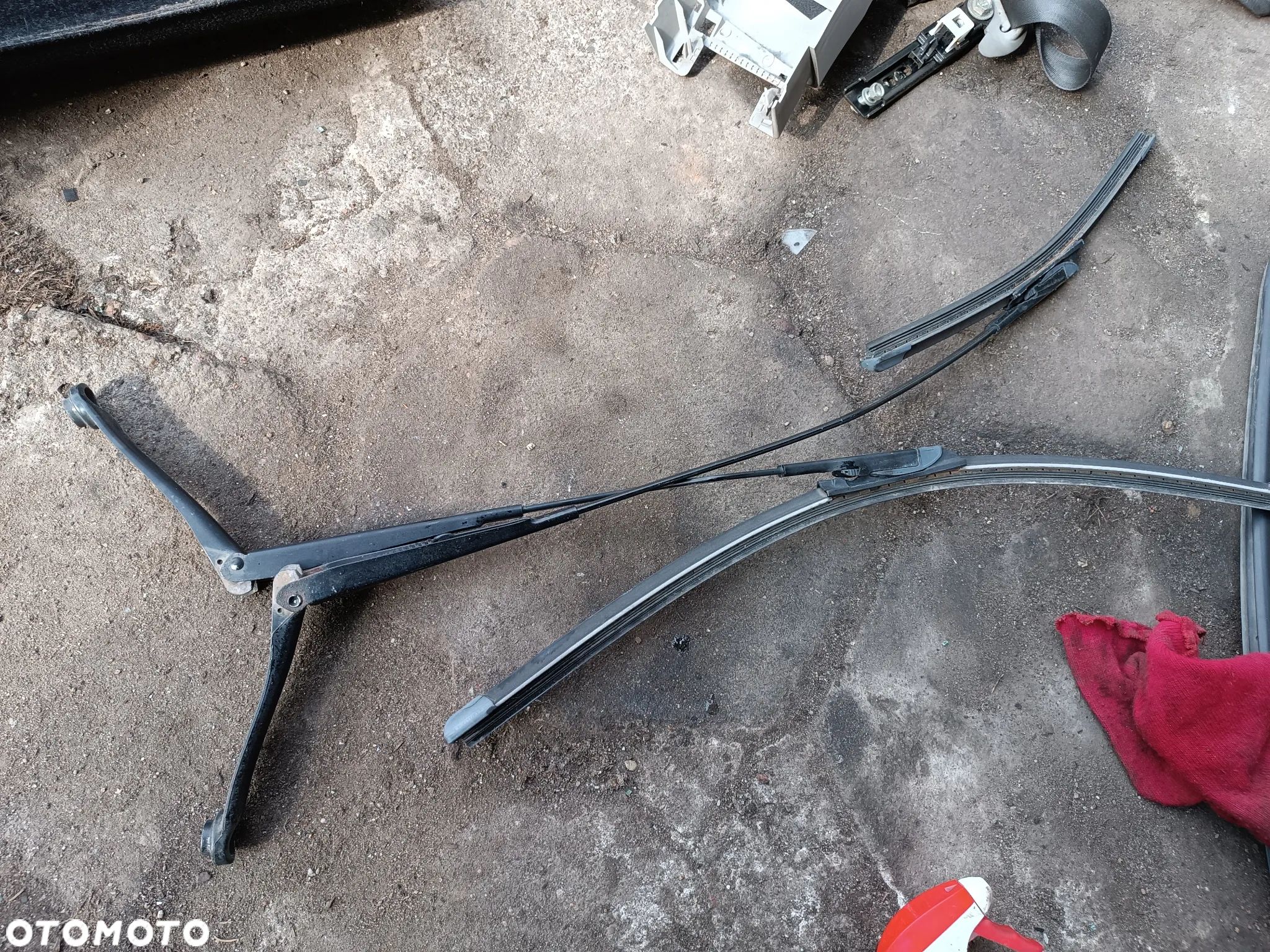 Ramię wycieraczki prawe lewe komplet  Fiat Grande Punto 2010r - 1