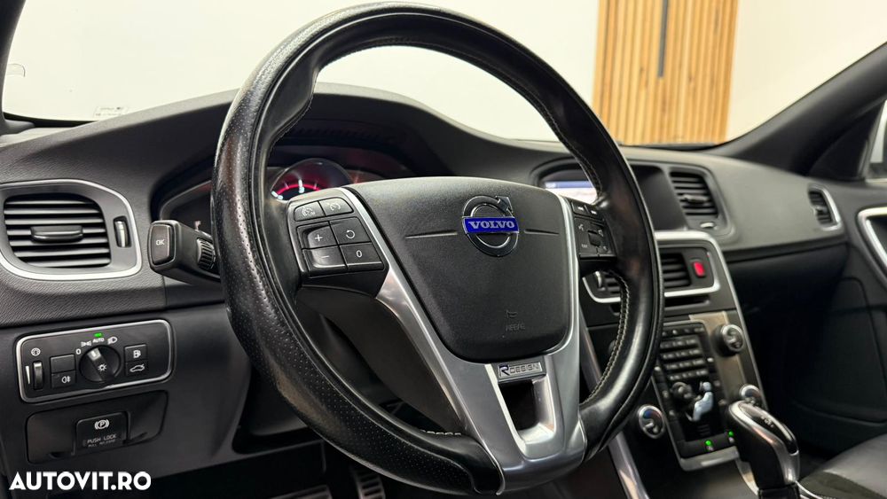 Volvo S60 D4 Geartronic RDesign - 24
