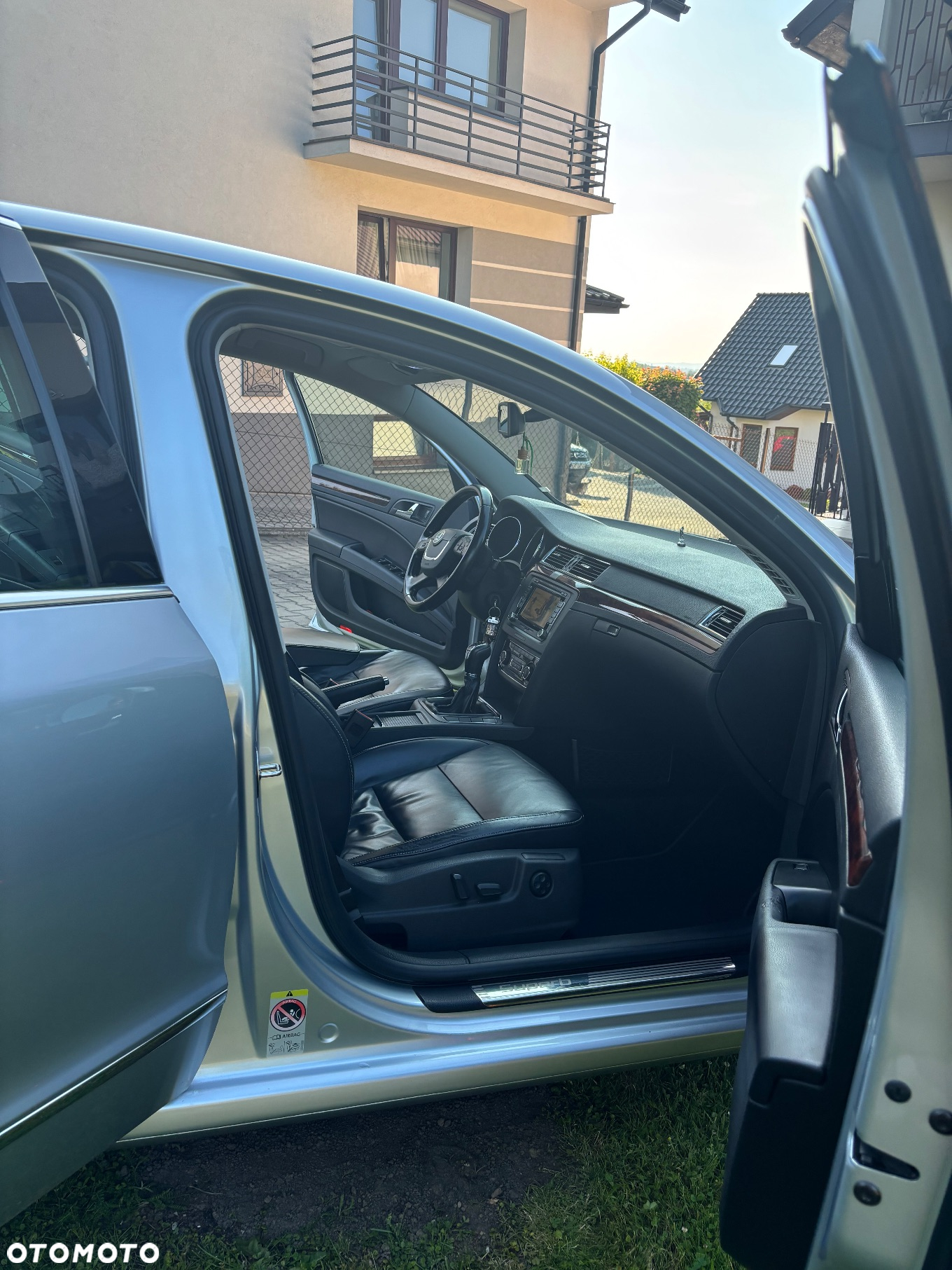 Skoda Superb 2.0 TDI DPF Elegance - 26