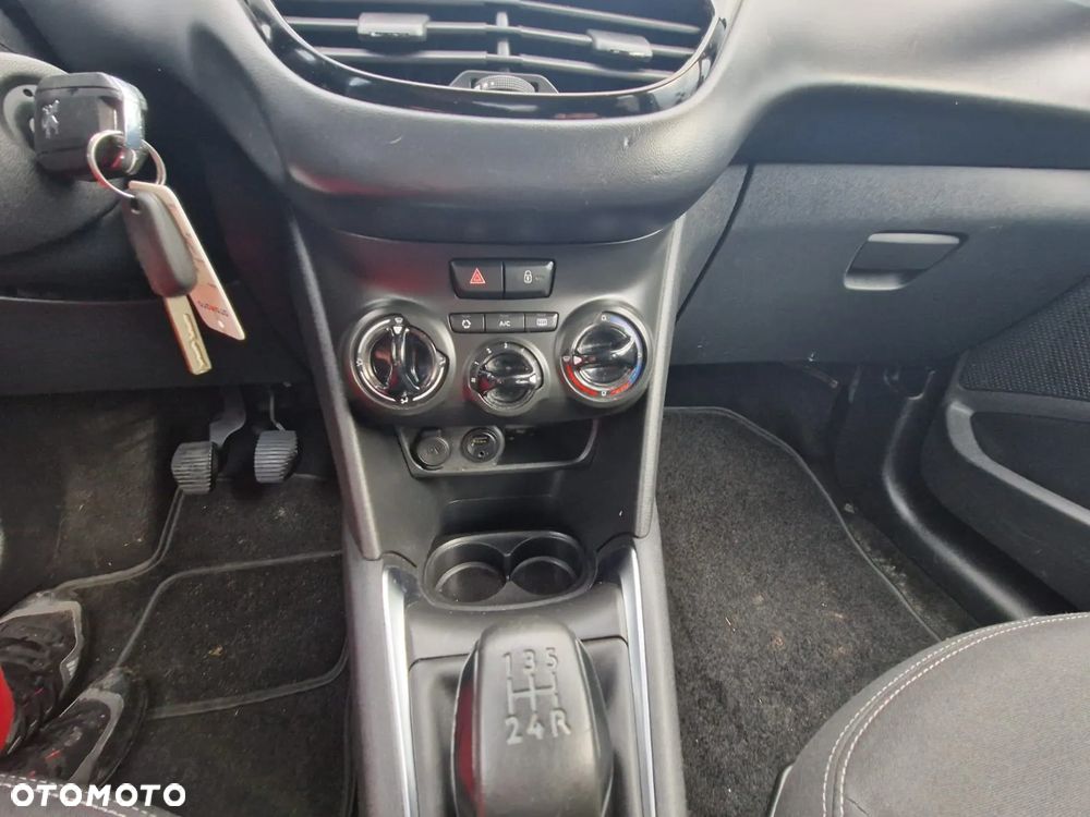 Peugeot 208 1.2 PureTech Allure - 8