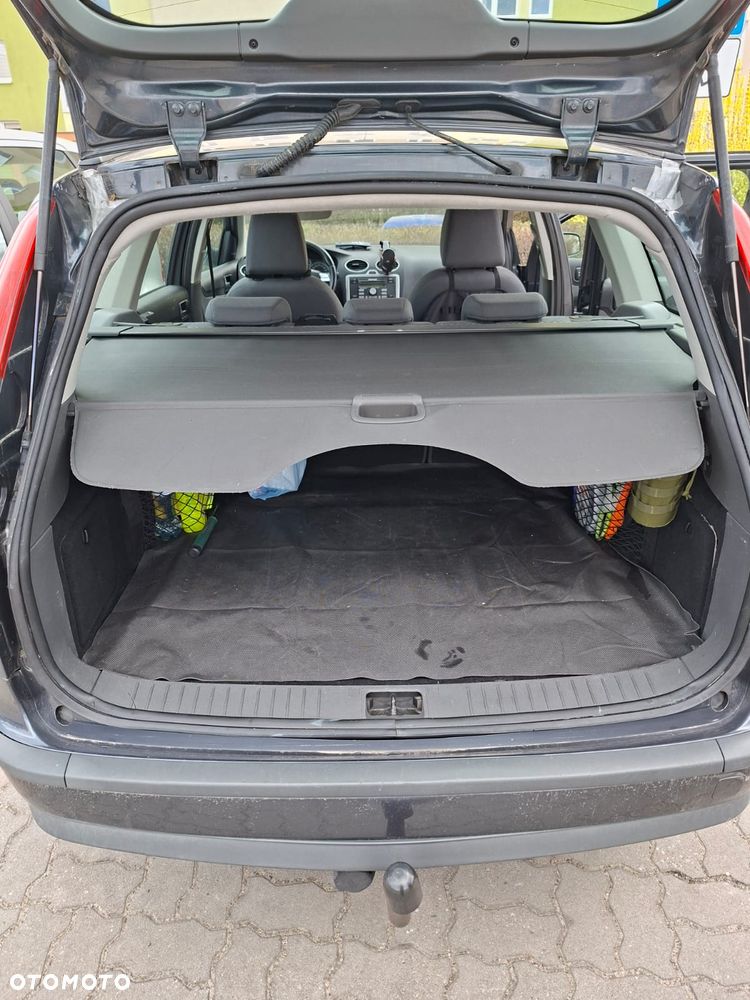 Ford Focus 1.6 16V Ambiente - 9