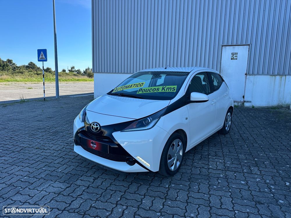 Toyota Aygo x-shift x-play - 1