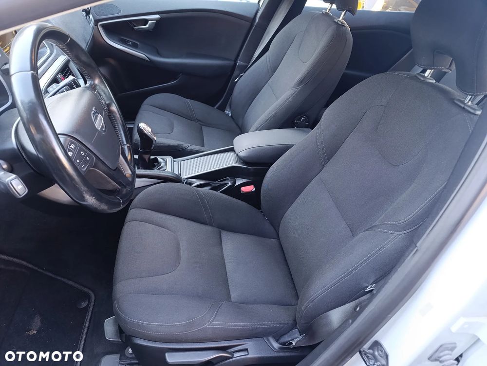 Volvo V40 D3 You - 9