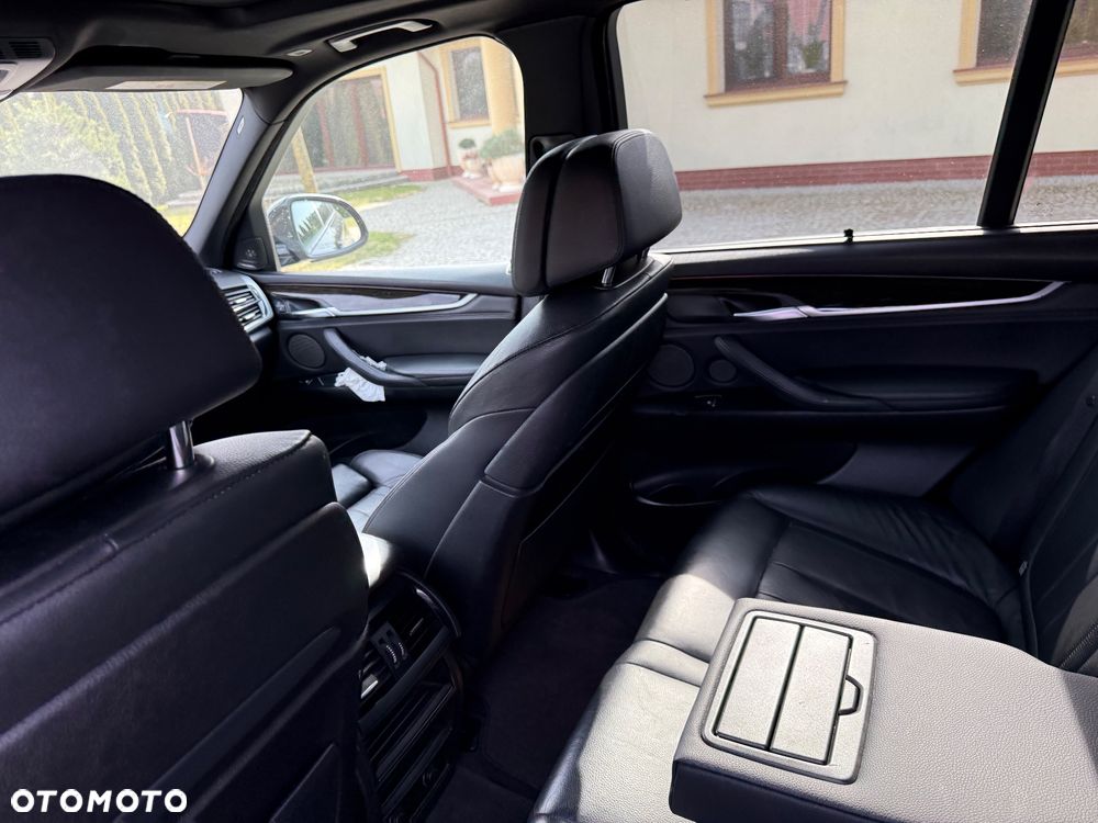 BMW X5 xDrive50i - 7