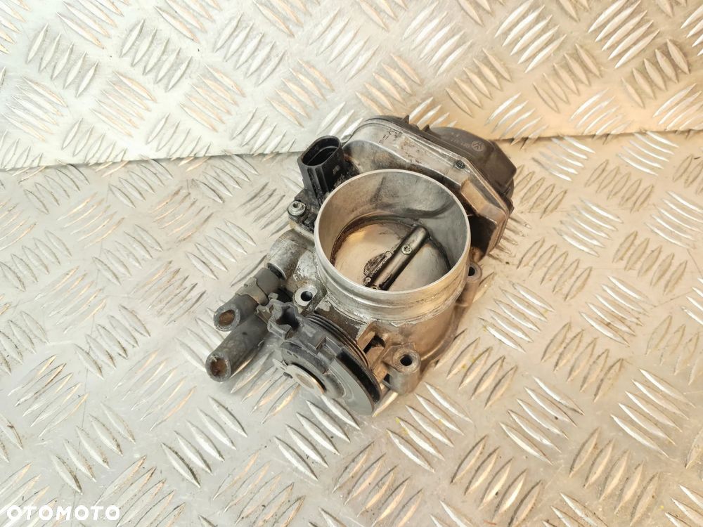 Przepustnica VW Audi Seat Skoda 97-06r. 2.3 VR5  021133066 - 2