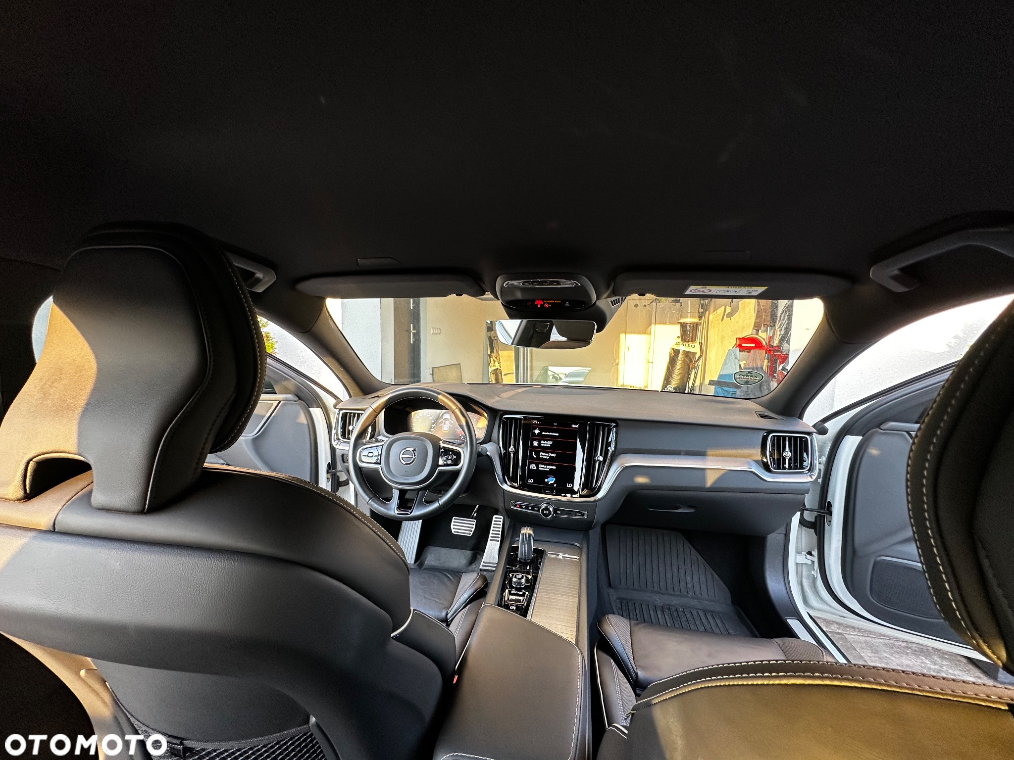 Volvo S60 B4 B R-Design - 11