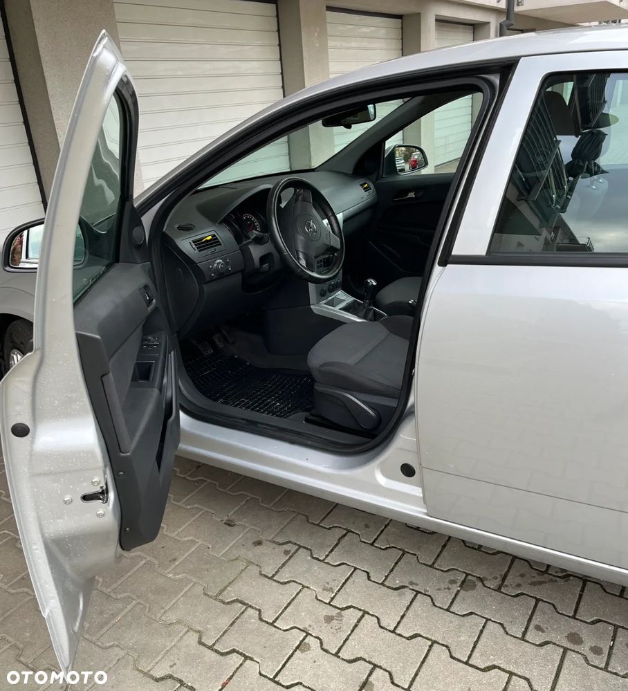 Opel Astra 1.6 - 9