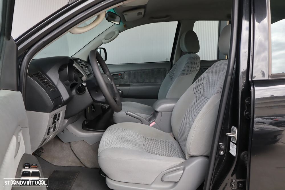 Toyota Hilux 2.5 D-4D CD AC - 15