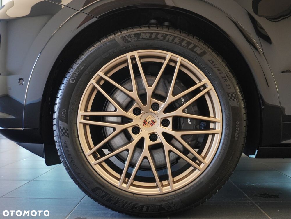 Porsche Cayenne E-Hybrid PHEV Black Edition - 11