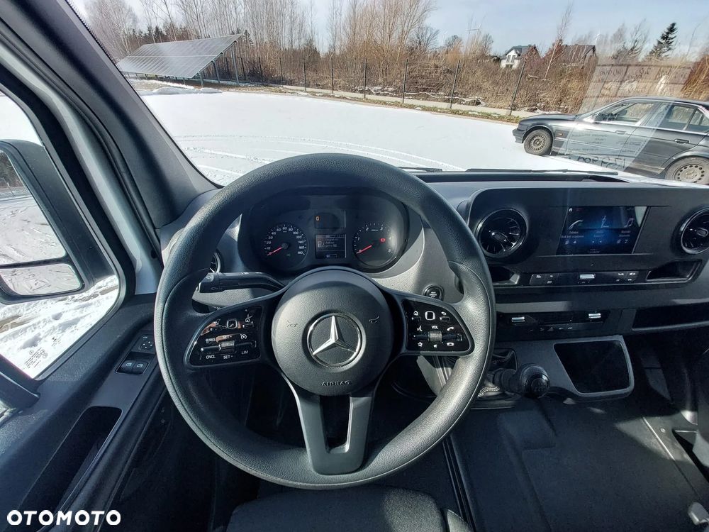 Mercedes-Benz Sprinter - 6