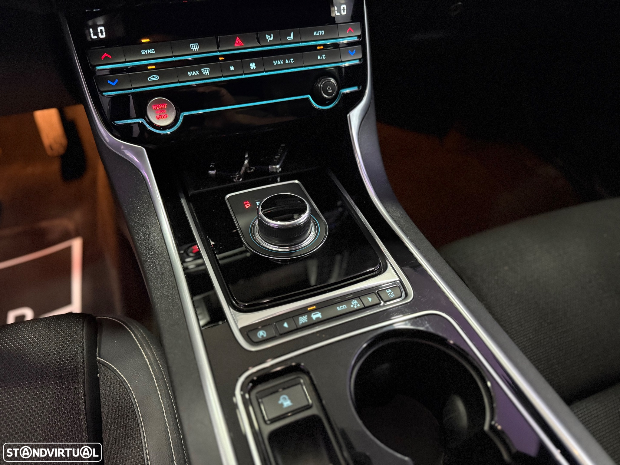 Jaguar XE 2.0 D R-Sport Aut. - 26