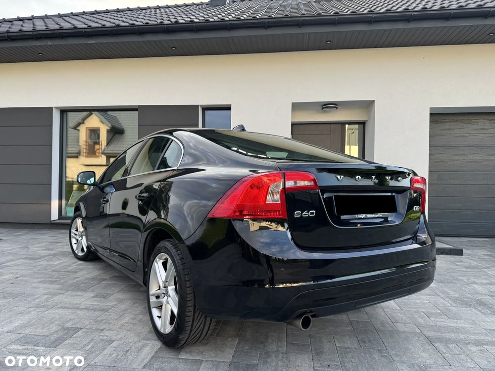 Volvo S60 D2 Summum - 4