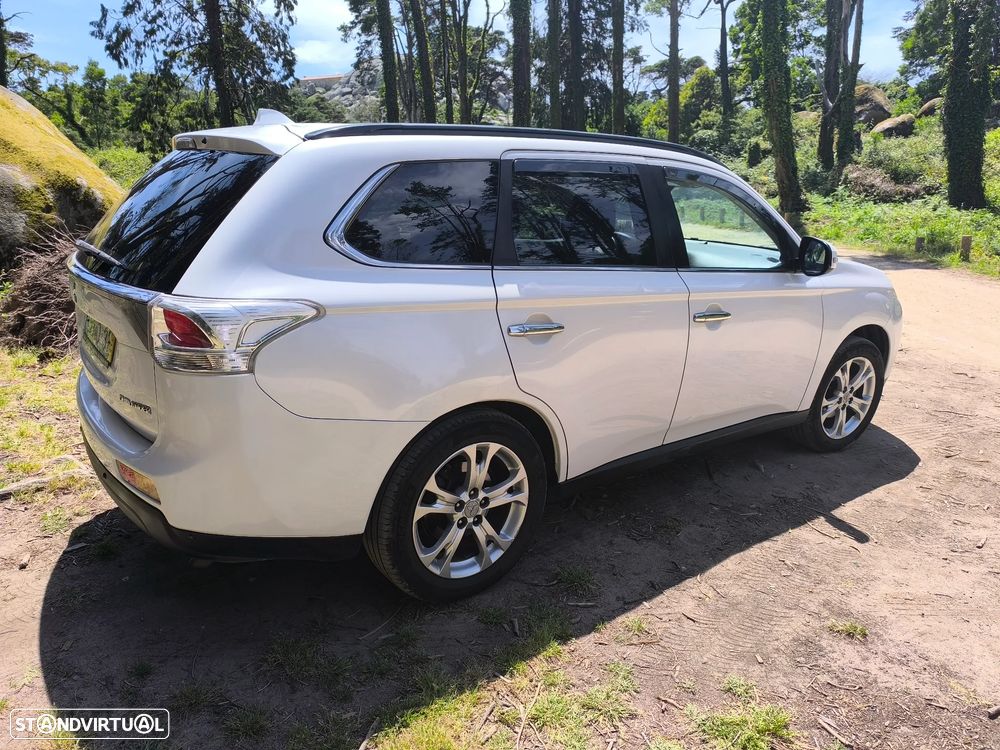Mitsubishi Outlander 2.2 DI-D Instyle Navi - 4