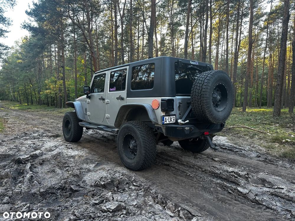 Jeep Wrangler Unlimited 3.8 Sahara - 6