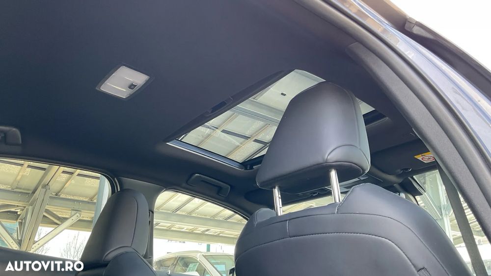 Lexus UX 250h (E-FOUR) Luxury Line - 37