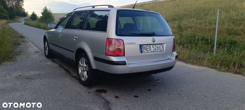 Volkswagen Passat Variant 1.6 - 8