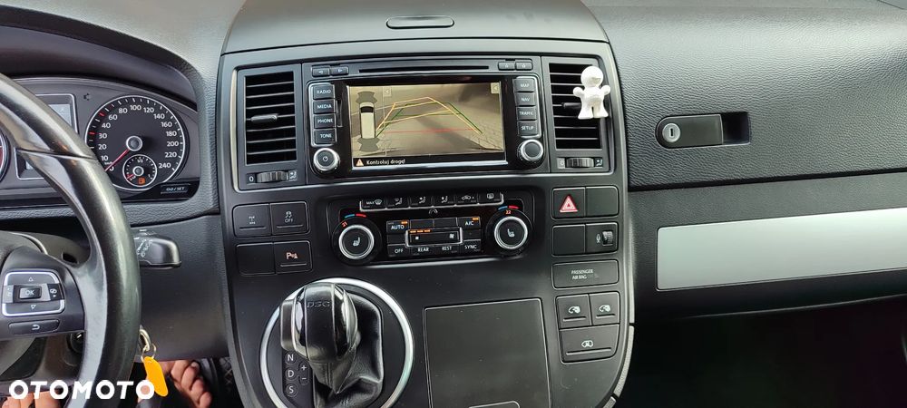 Volkswagen Multivan - 17