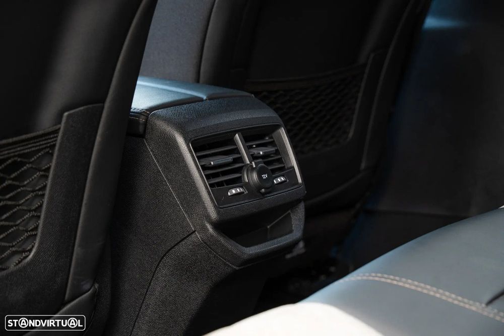 Peugeot 3008 1.6 Hybrid GT Line e-EAT8 - 23