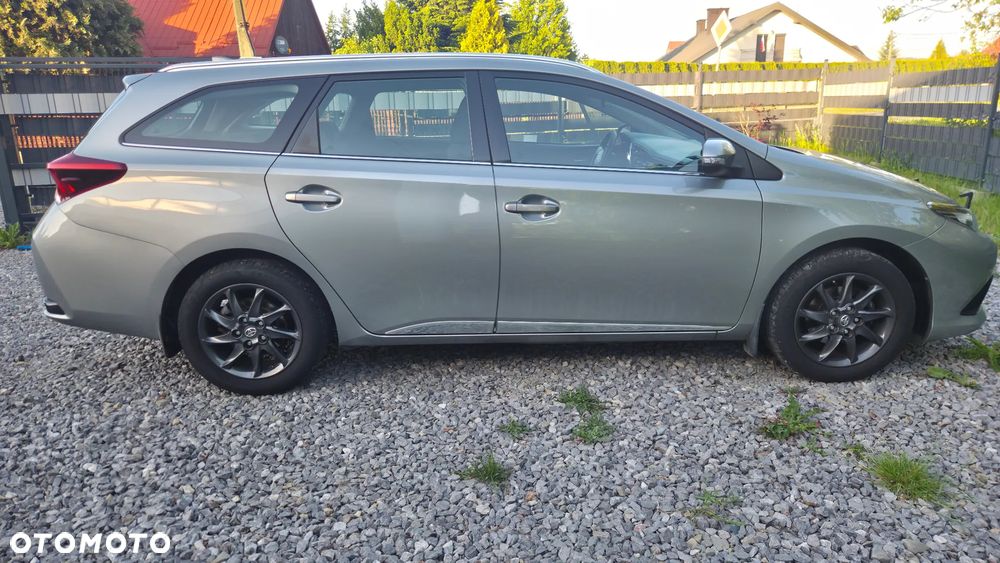 Toyota Auris 1.6 Comfort - 4