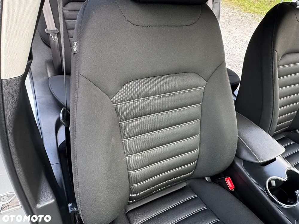 Ford Mondeo - 30