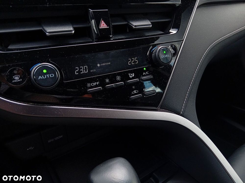 Toyota Camry - 18