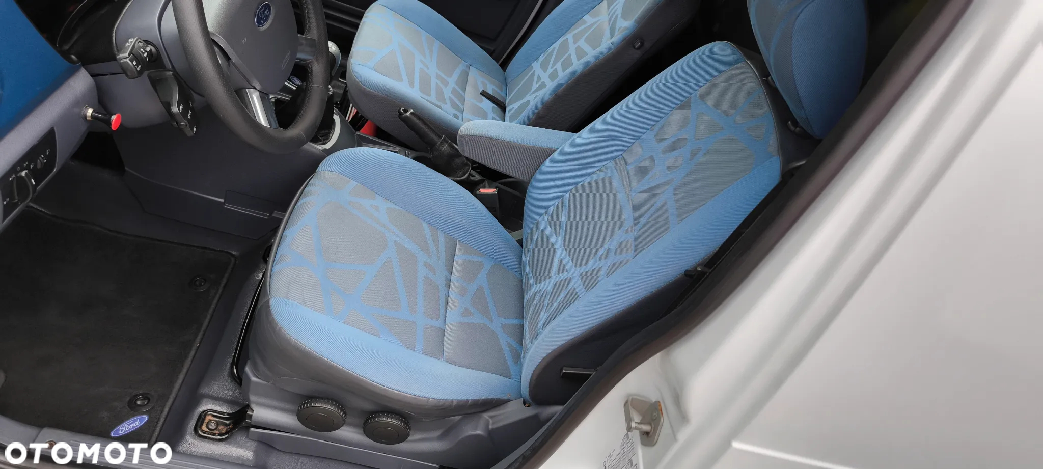 Ford Transit Connect - 11