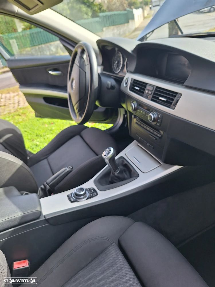 BMW 318 d Sport Line - 17