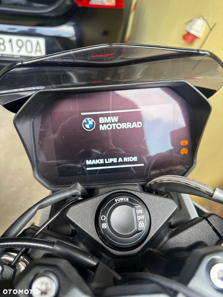 BMW S - 9