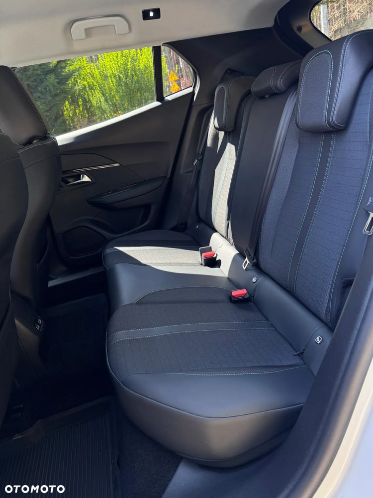 Peugeot 2008 1.2 PureTech Allure S&S EAT8 - 24