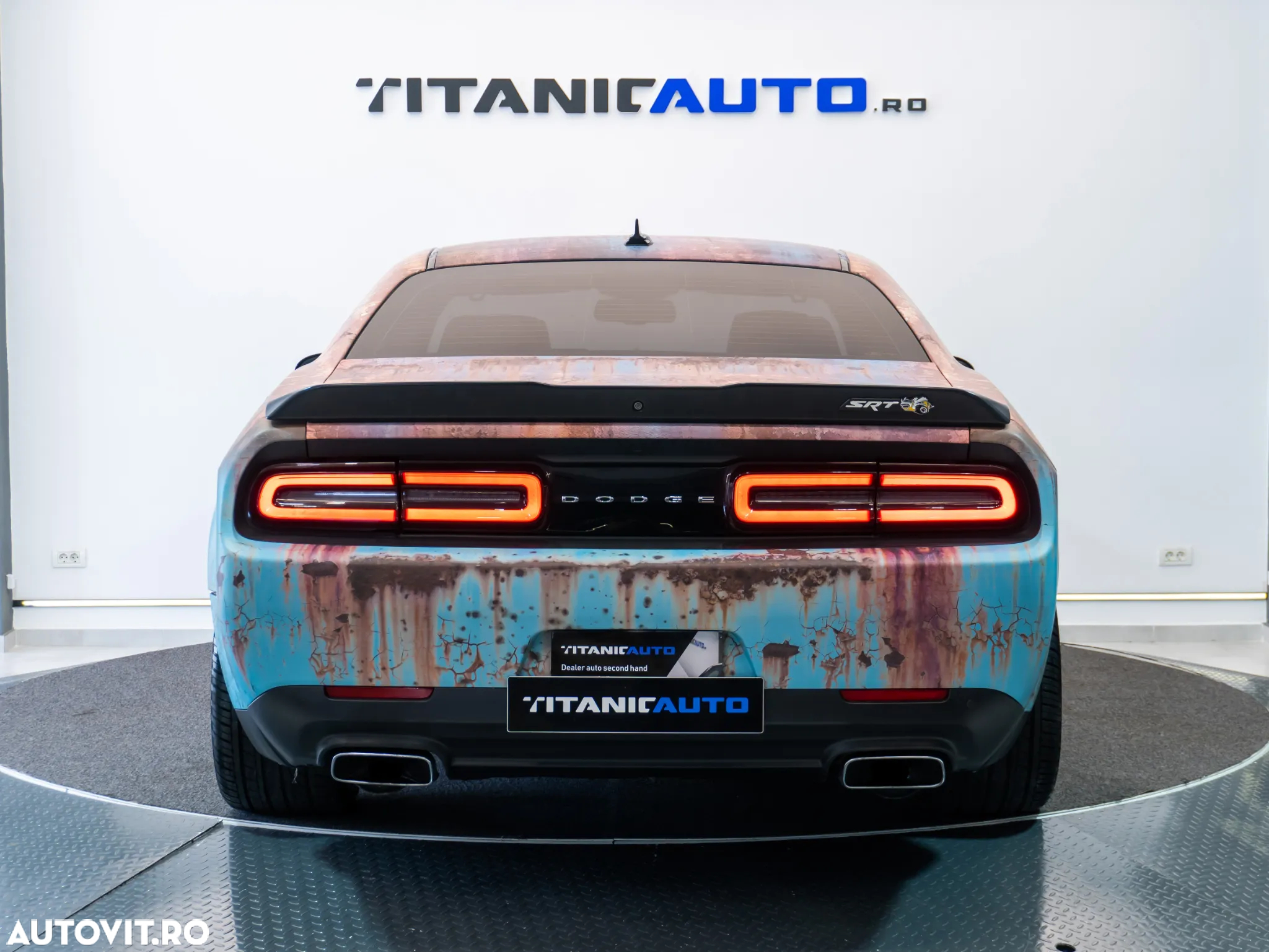 Dodge Challenger - 9