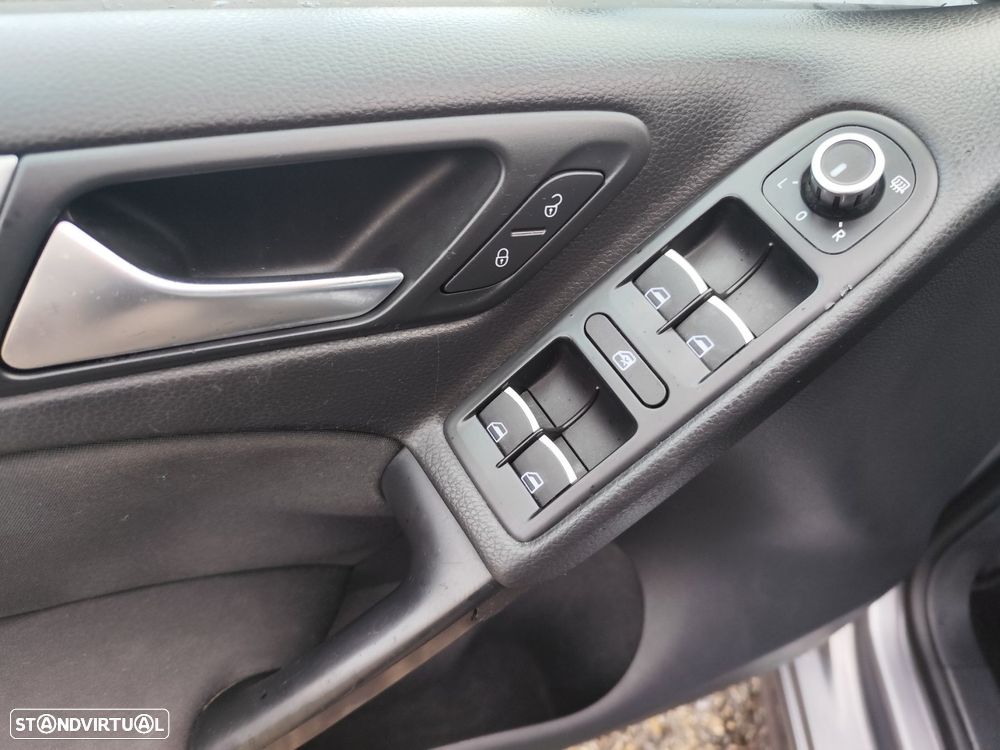 VW Golf 1.6 TDi Trendline BlueMotion - 18