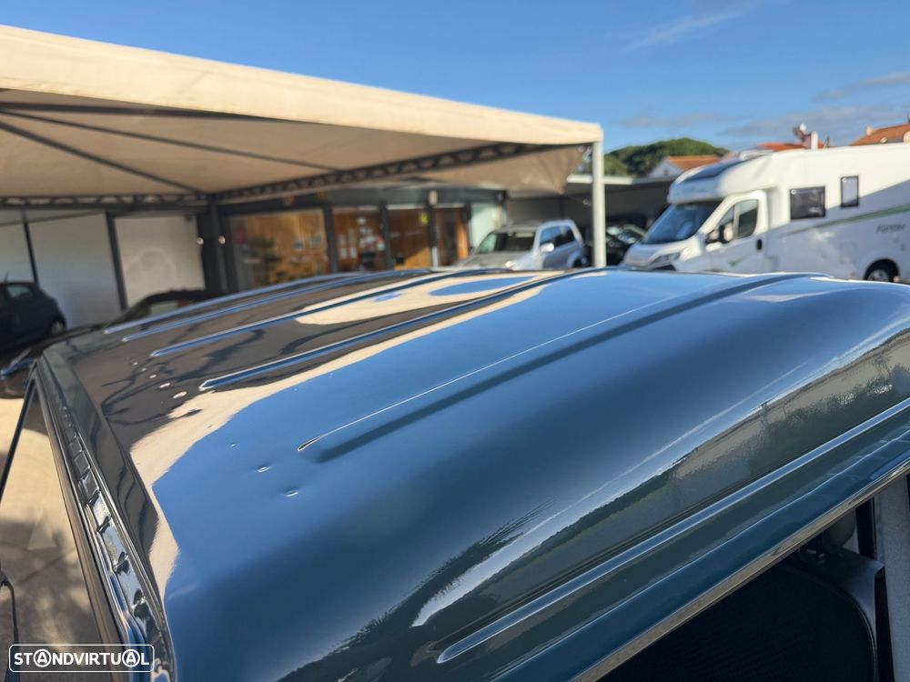 Land Rover Defender - 24