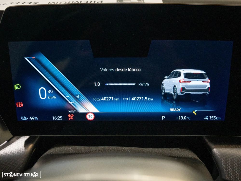 BMW iX1 eDrive20 Pack Desportivo M - 11