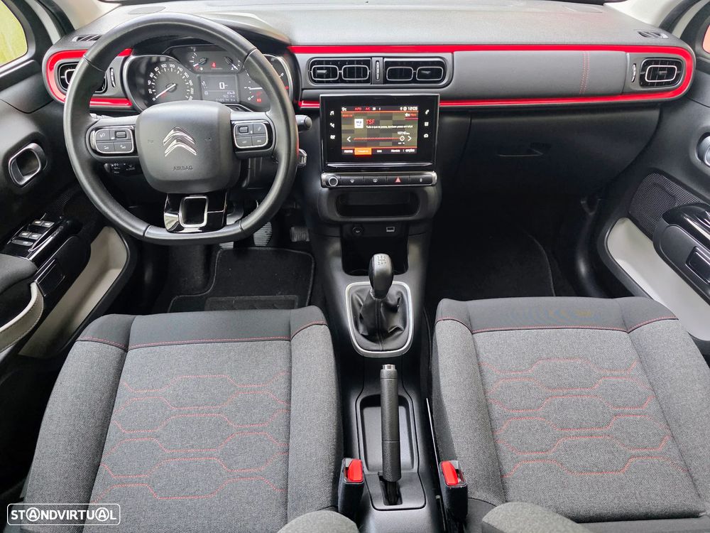 Citroën C3 1.2 PureTech Shine - 26