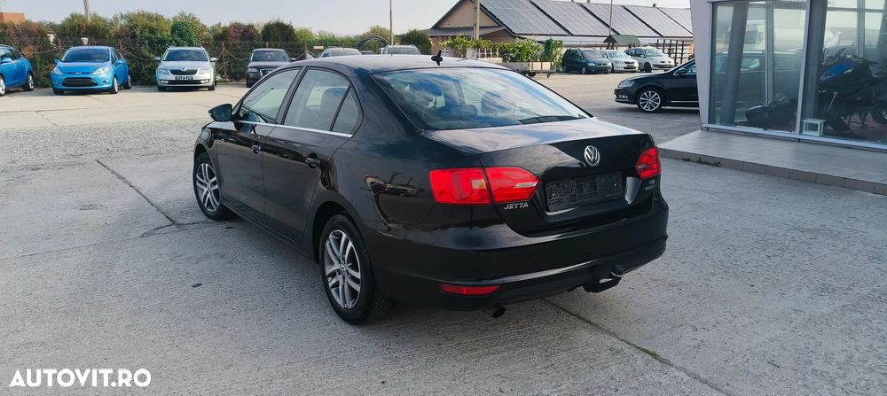Volkswagen Jetta 1.6 TDI Comfortline - 4