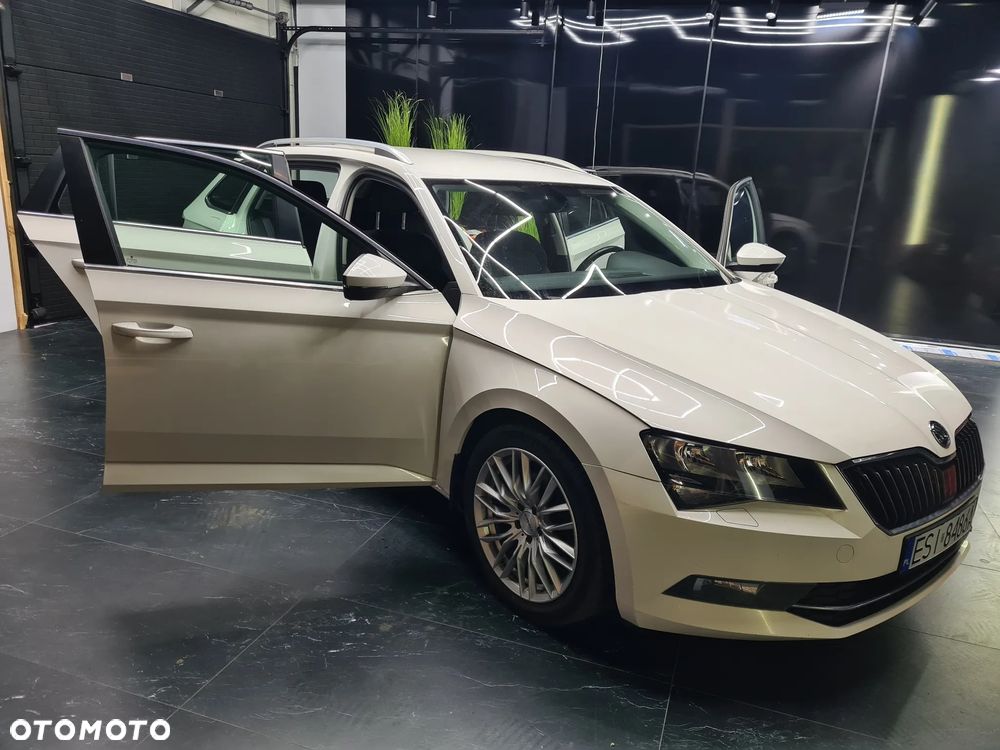 Skoda Superb 2.0 TDI DSG Sportline - 21
