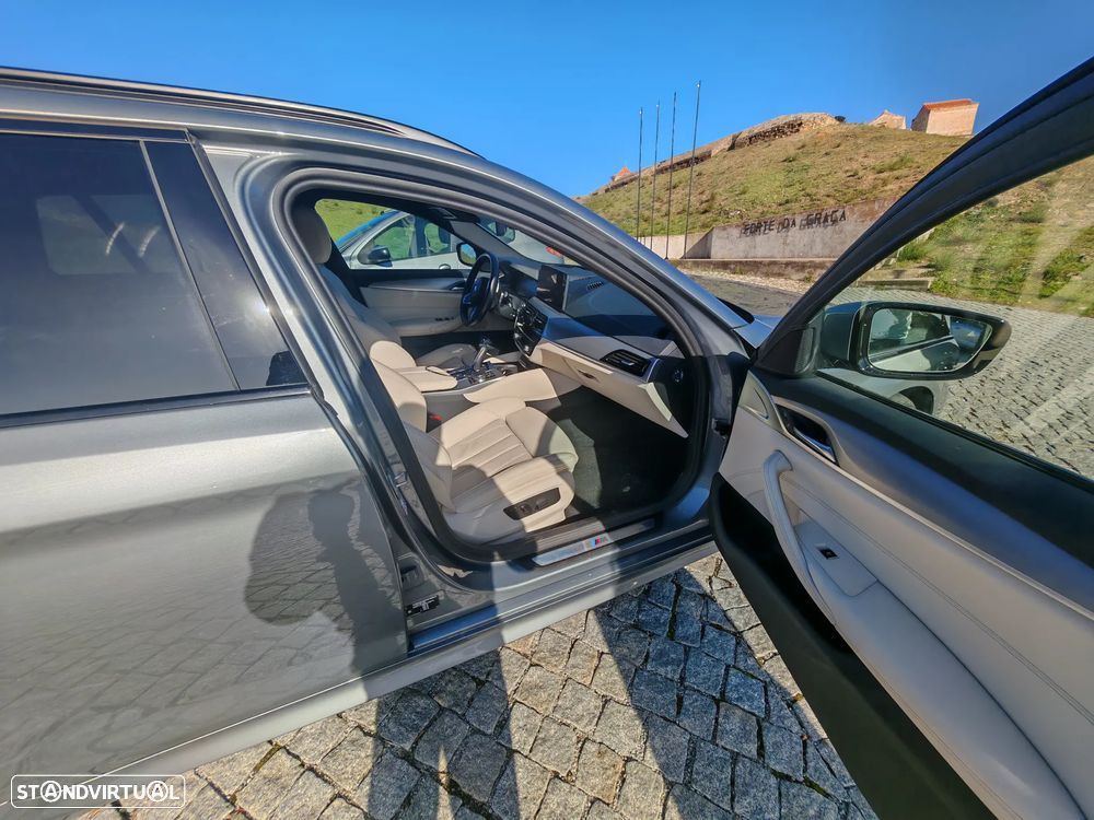 BMW 530 e Pack 50 anos M - 13