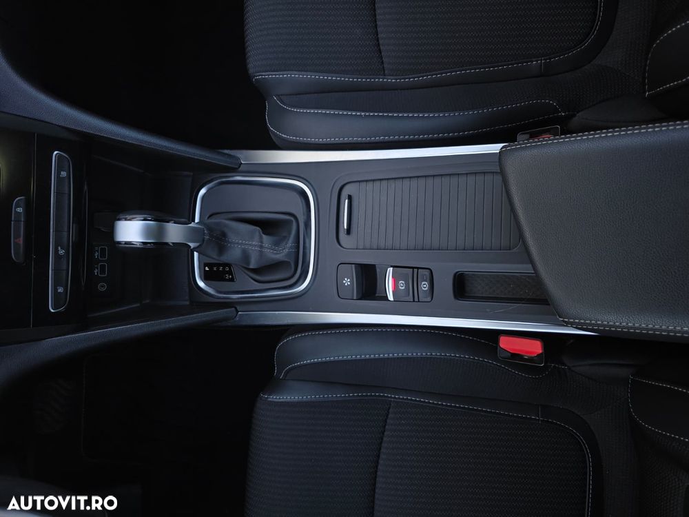 Renault Megane TCe 140 EDC GPF Techno - 11