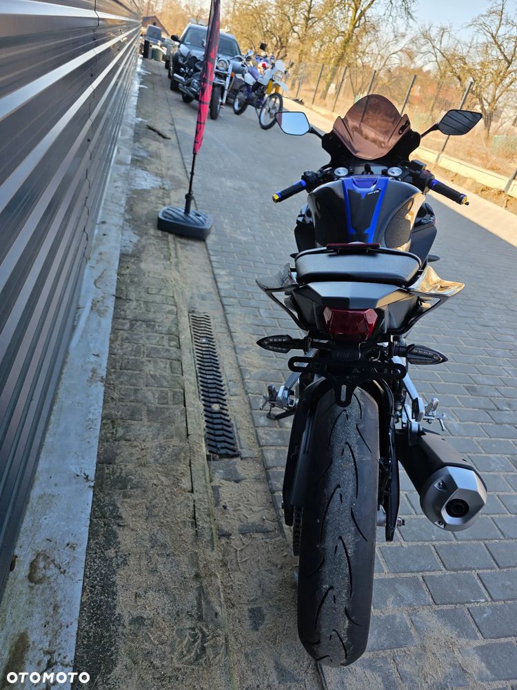 Yamaha YZF - 27