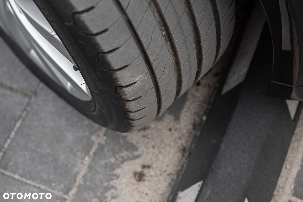 Volkswagen Golf - 32