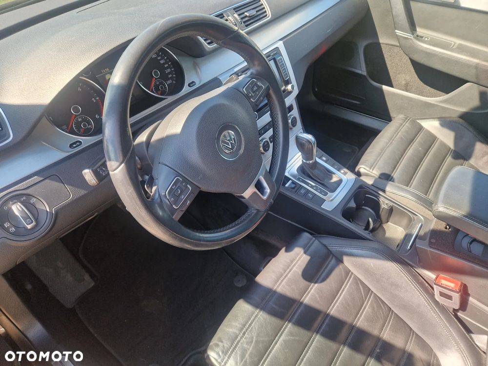 Volkswagen Passat 2.0 TDI 4Mot Highline DSG - 10