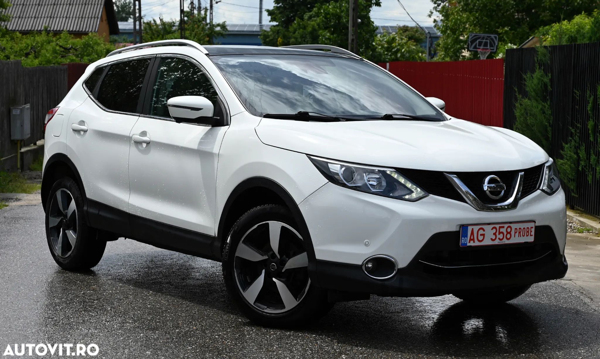 Nissan Qashqai 1.6 DCI N-Connecta - 1