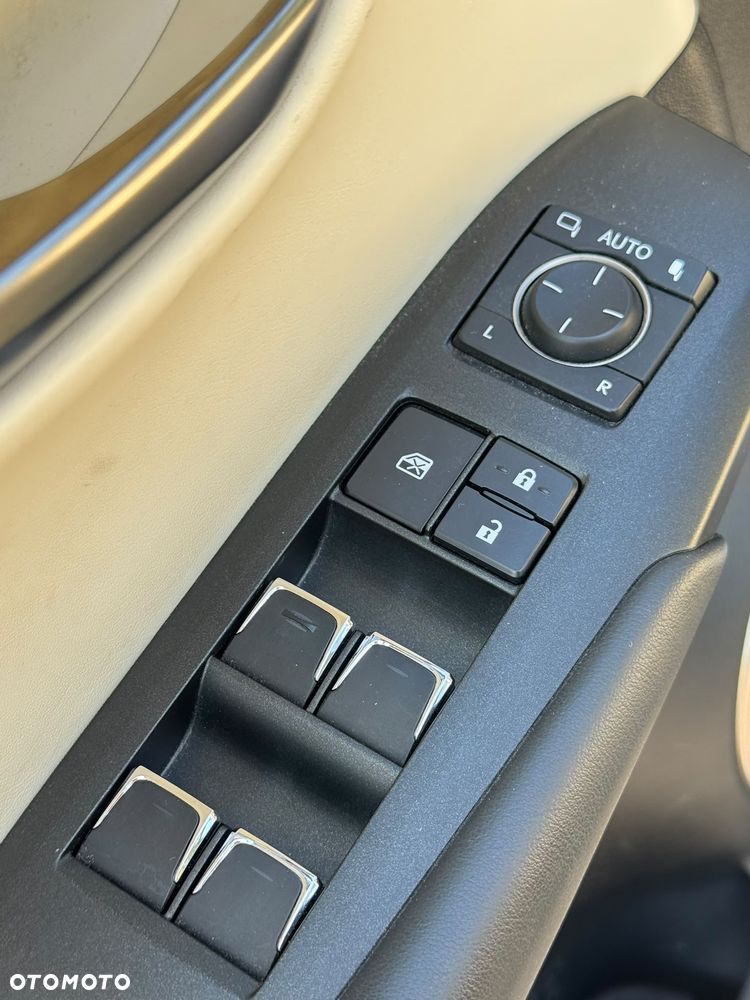 Lexus NX 300h Prestige AWD - 17