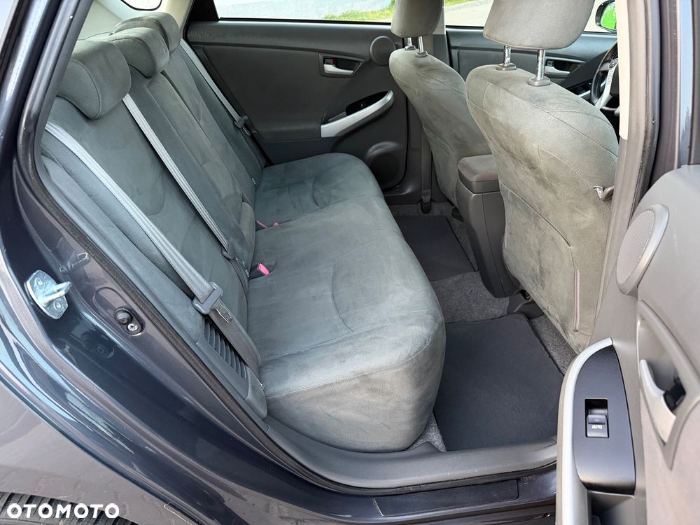 Toyota Prius 1.8 HSD Prestige - 18